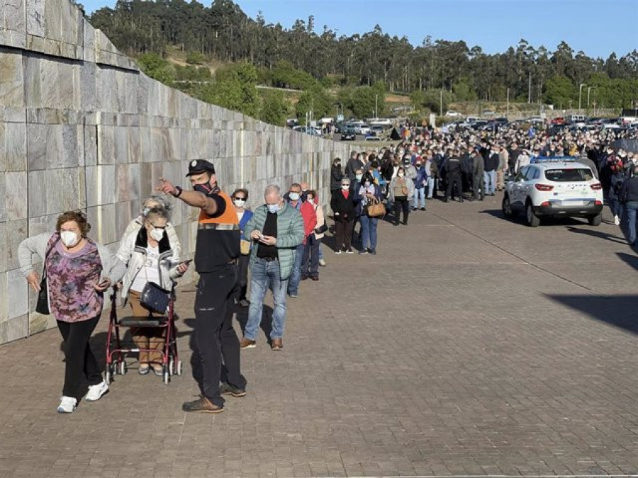 Los casos activos suben a 2.400 en Galicia y descienden a 184 los pacientes Covid hospitalizados