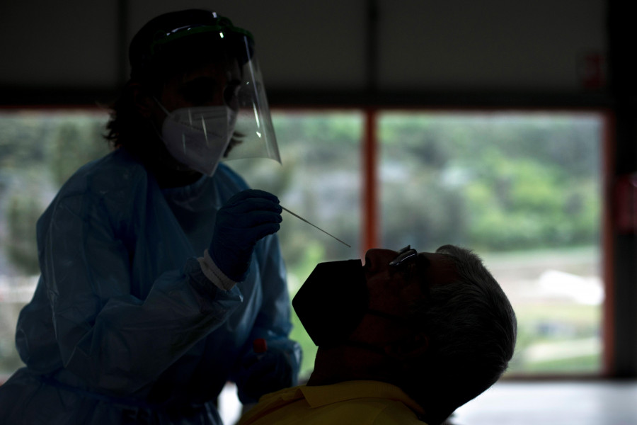 Galicia suma un 20% más de casos en una semana y roza los 200 hospitalizados