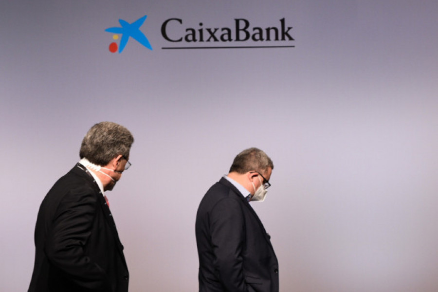 CaixaBank recortará 8.291 empleos y cerrará el 27 % de sus oficinas en España