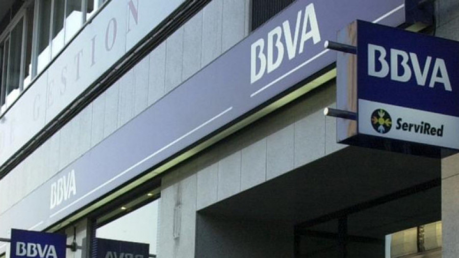 El BBVA rebaja en casi 500 los despidos de su ERE