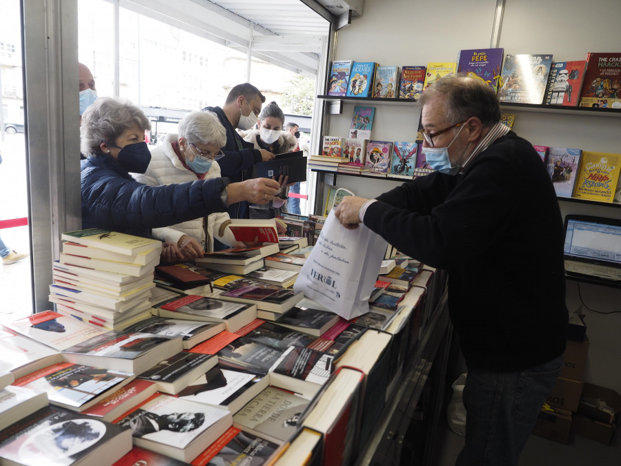 Ilusión e optimismo entre os libreiros no regreso da feira literaria de Ferrol