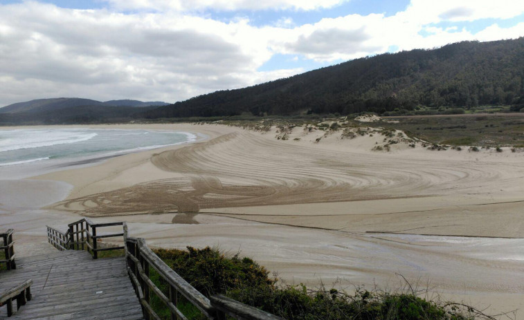 La Diputación destina 262.000 euros a la limpieza de playas en la zona