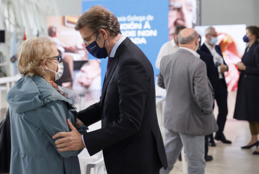 Feijóo llama a la prudencia cuando Galicia está "a punto de sortear la cuarta ola"