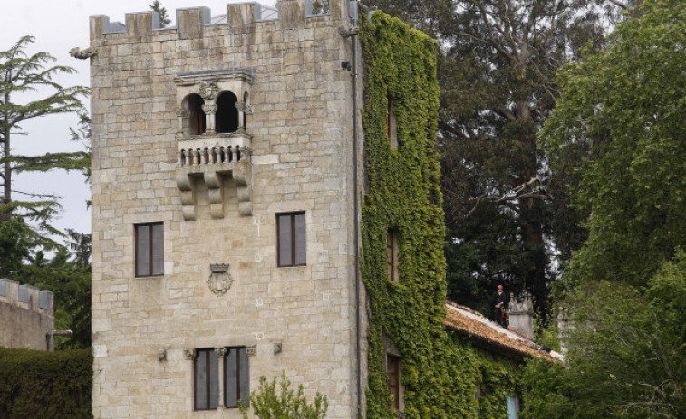 Los Franco solicitan retirar de Meirás las estatuas del Mestre Mateo y la biblioteca de Pardo Bazán