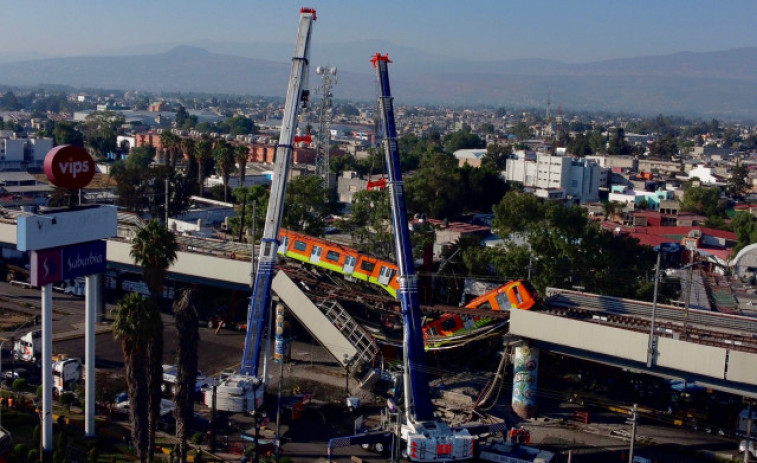 Al menos 23 muertos por el derrumbe de un viaducto del Metro de Ciudad de México
