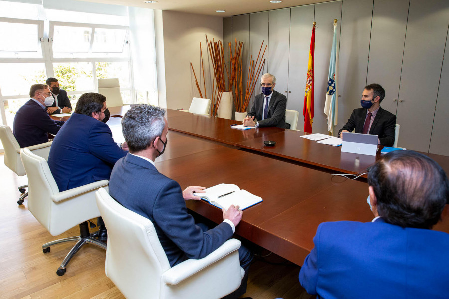 La Xunta traslada a la patronal sus propuestas para el pacto por Ferrol