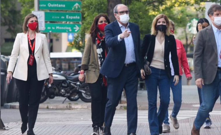 Ángel Gabilondo acude al hospital tras haber recibido la vacuna esta mañana