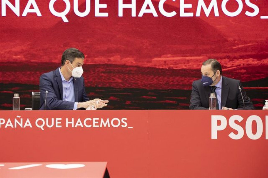 Sánchez admite errores de estrategia en Madrid pero atribuye el voto al cansancio por la pandemia y la polarización
