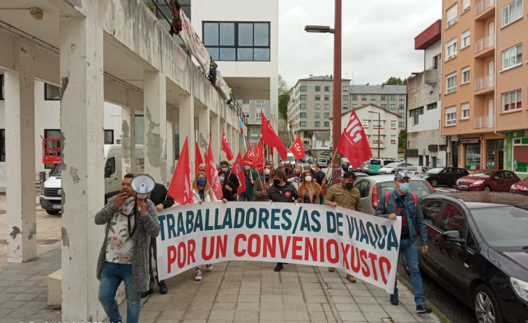 Los trabajadores de Viaqua urgen en Fene la negociación del convenio