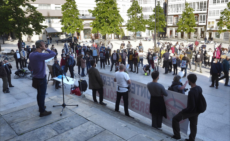 Más de 200 personas se manifiestan contra la instalación de macroeólicos en la zona rural