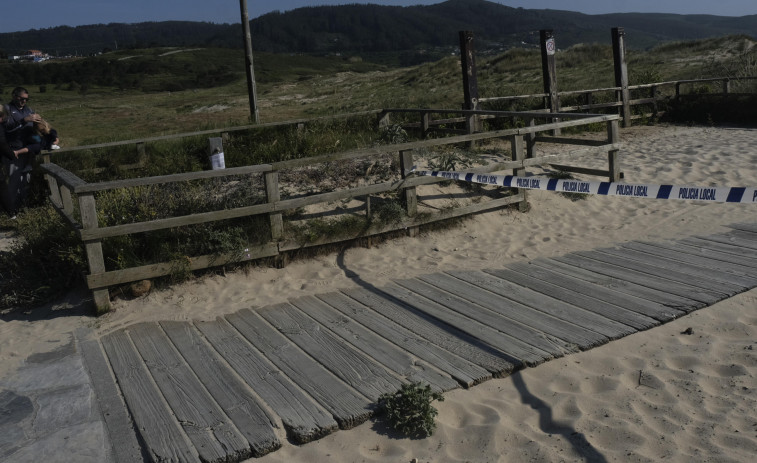 El entorno de la playa de Doniños estará listo para el verano con las obras del POS