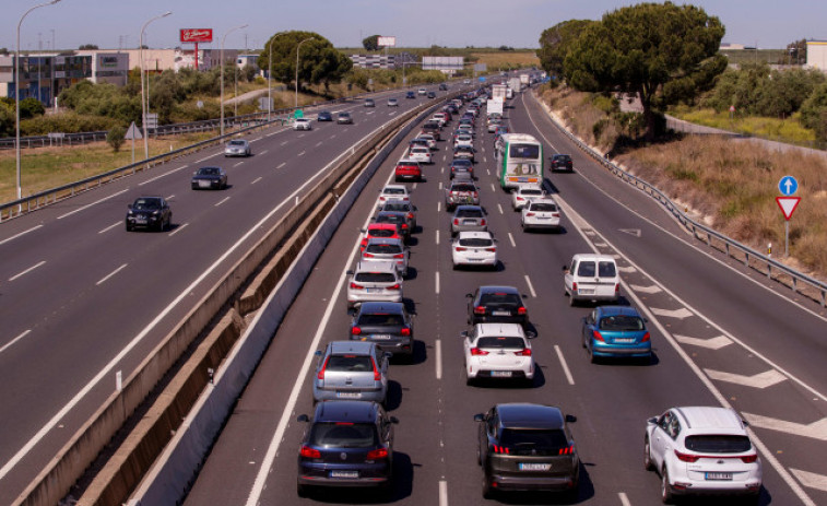 Atascos y playas concurridas en el primer fin de semana sin estado de alarma