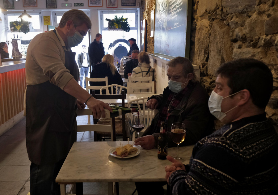 La hostelería amplía su horario para cenas y se equipará a los restaurantes