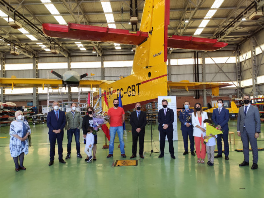 Galicia y Castilla y León rinden homenaje al piloto que murió apagando un incendio en Lobios