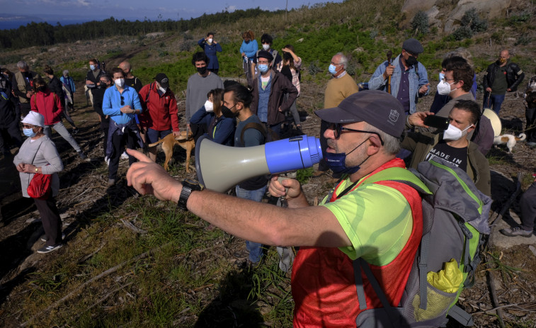 Los montes de Brión acogieron una ruta natural, deportiva y cargada de reivindicación