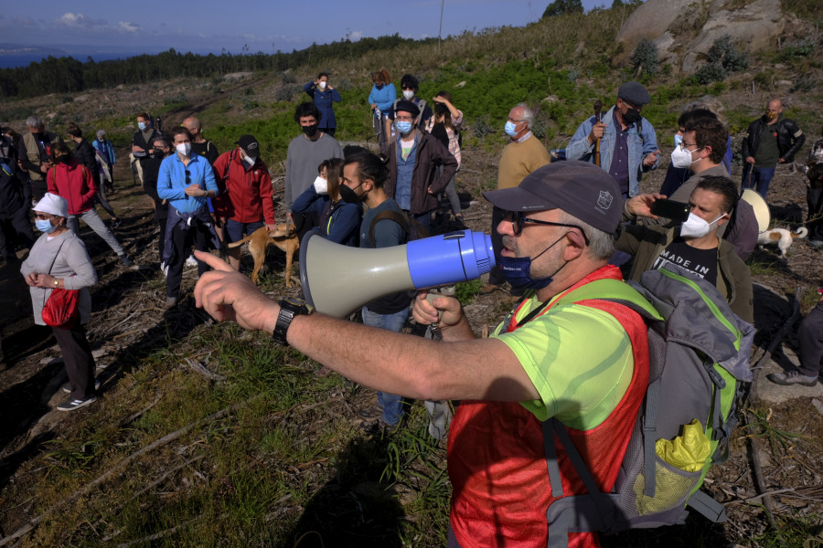 Los montes de Brión acogieron una ruta natural, deportiva y cargada de reivindicación