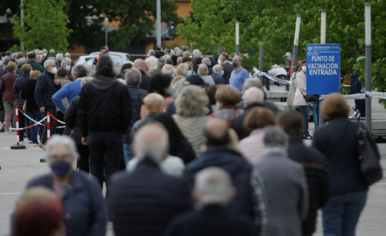 Sanidade prevé retrasos en la vacunación por  la segunda dosis  de AstraZeneca