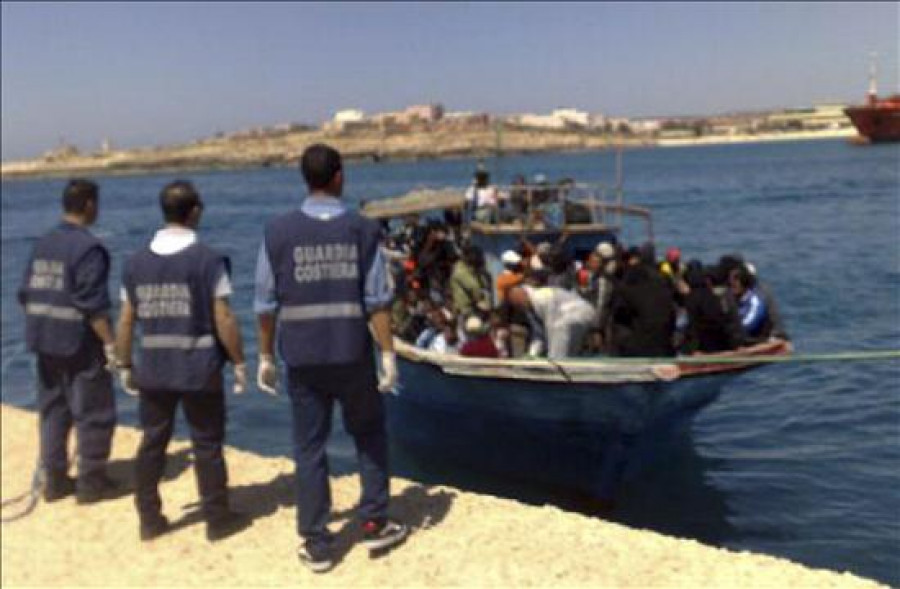 El mal estado del mar impide recuperar más cadáveres del naufragio de Italia