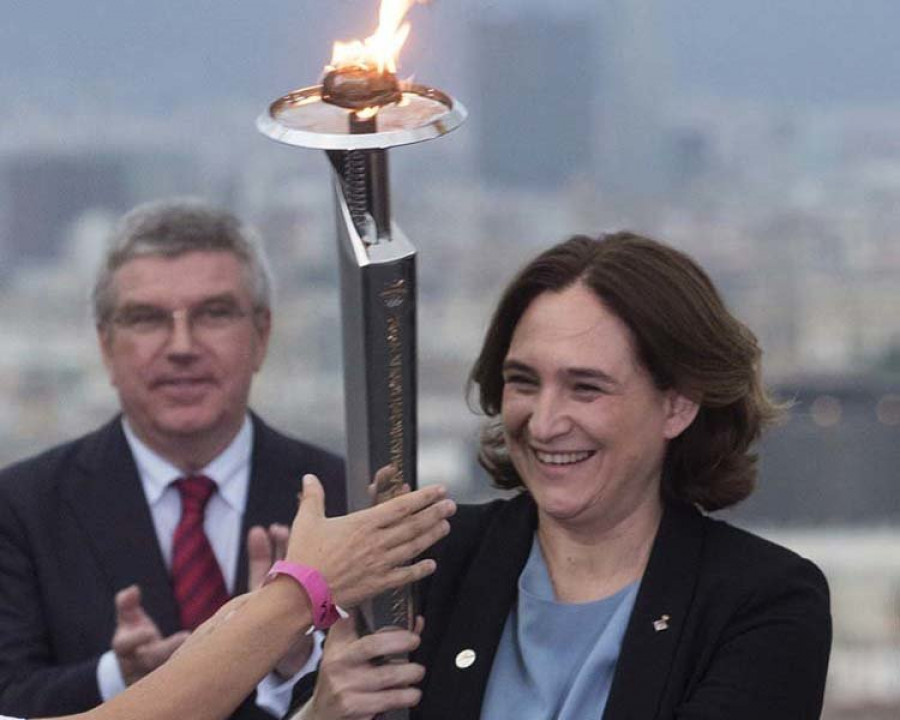 Ada Colau, a punto de okupar un altar laico