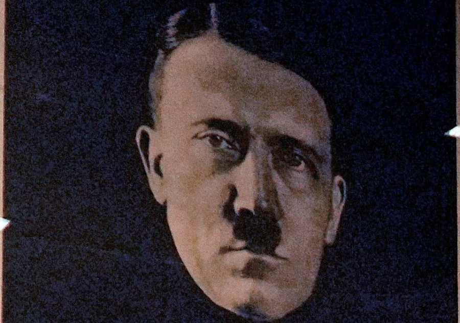 Adolf Hitler gana las elecciones
