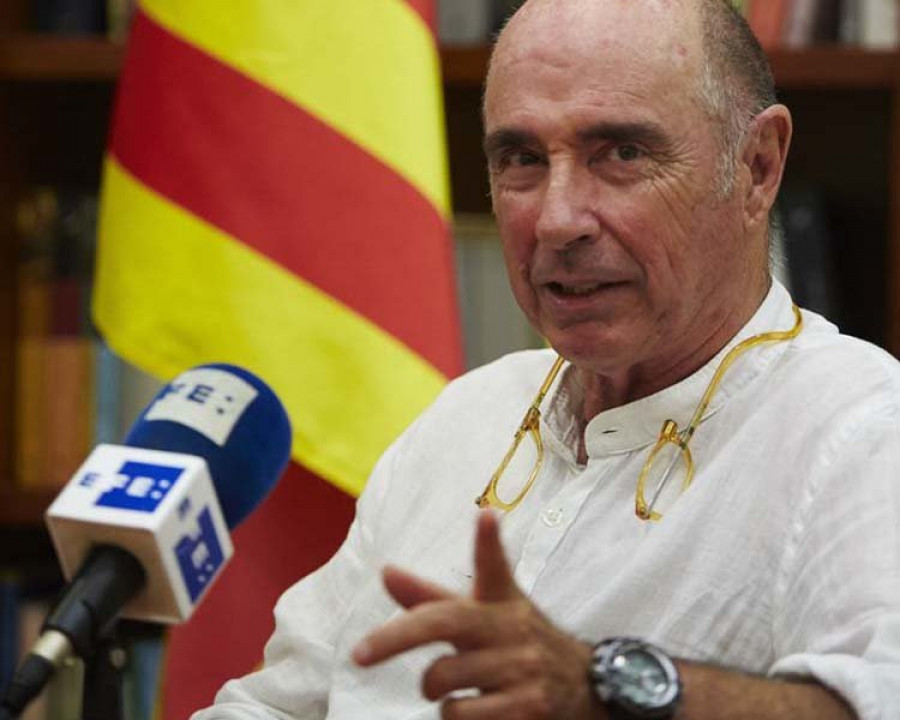 Lluís Llach enarbola la bandera equivocada
