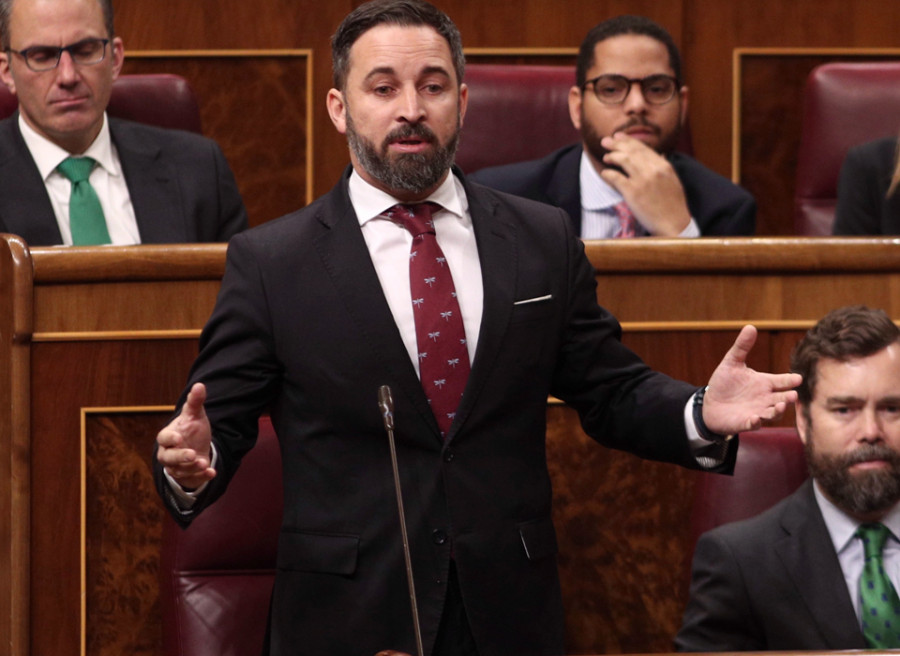 Abascal repliega velas en su asalto a la “Junta de Galicia”