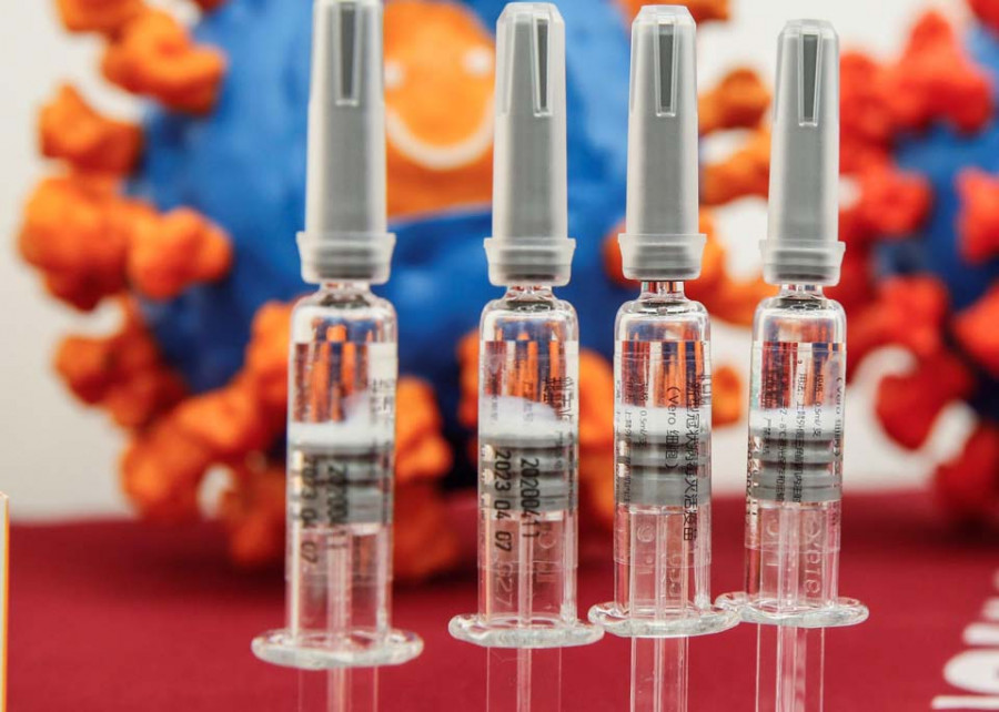 Más vacunas que habitantes, pero  ni PCR ni rastreos