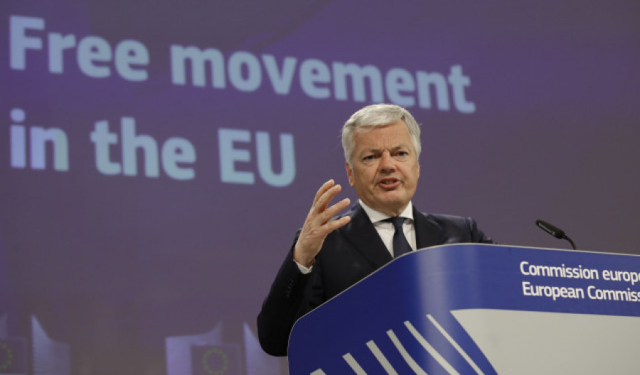 Bruselas pide a los 27 iniciar la retirada gradual de las restricciones de viaje dentro de la UE