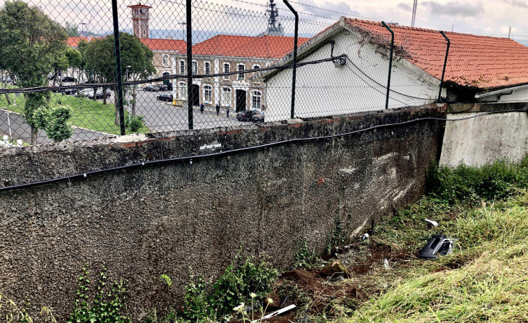 Un joven fallece y otro resulta herido grave en un accidente de tráfico de madrugada en A Graña