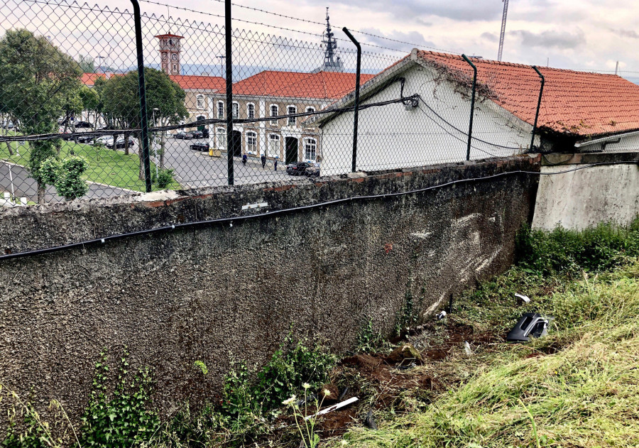 Un joven fallece y otro resulta herido grave en un accidente de tráfico de madrugada en A Graña