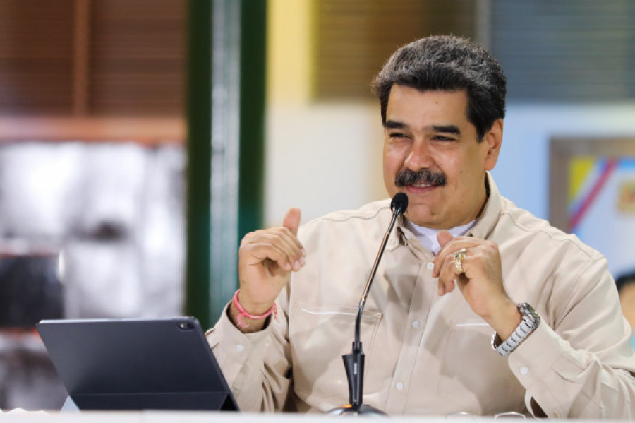 Maduro acusa a Biden de no donar vacunas y "odiar" a Venezuela