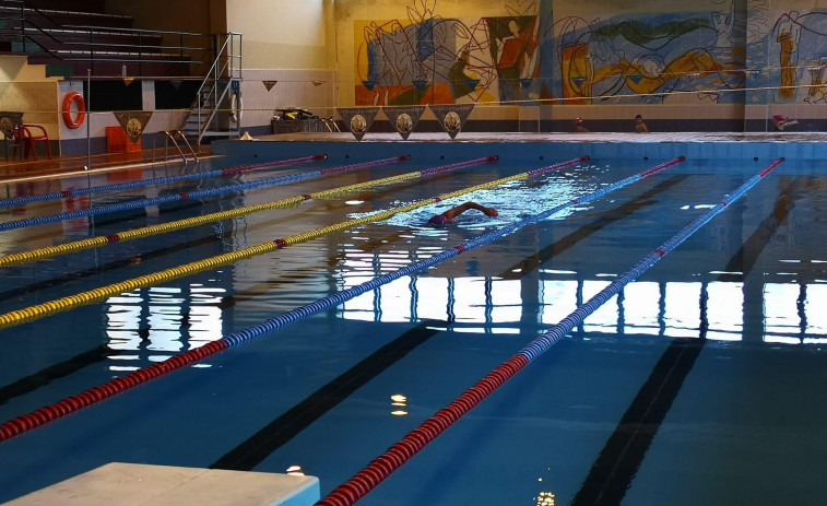 El reparto a los clubes en la piscina de Caranza deja sin espacio a 200 niños del Natación Ferrol