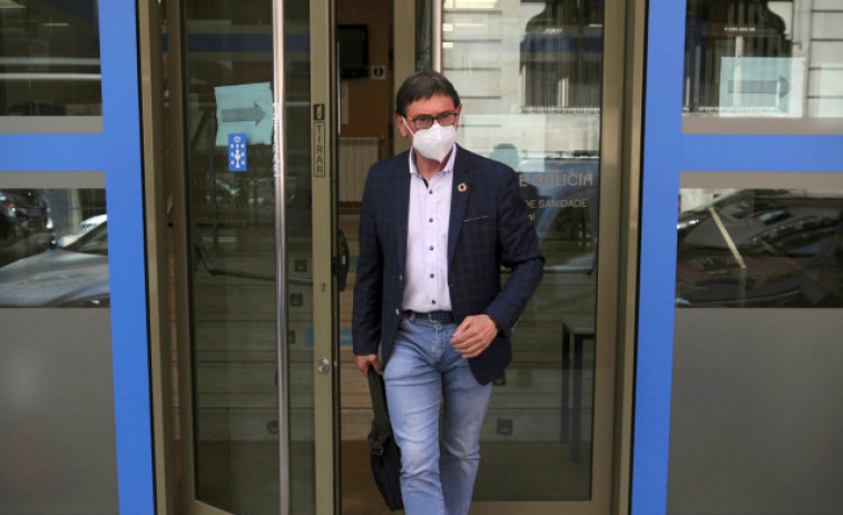 Un senador socialista amenazó con encerrarse en Sanidad si no le decían cuándo le vacunan