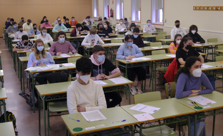 Los jóvenes preuniversitarios toman las aulas del Campus de Ferrol en el inicio de la ABAU