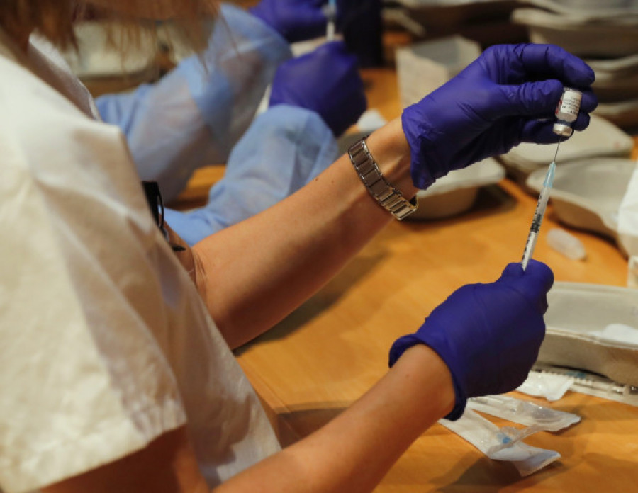 El Sergas hará cada semana una repesca de 20.000 personas que se hayan quedado sin su vacuna