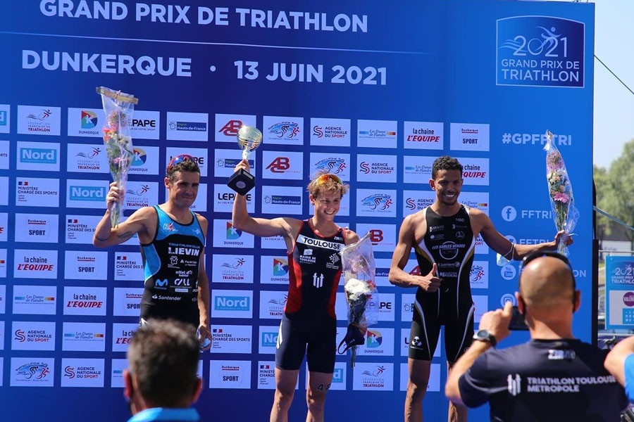 Gómez Noya regresa con una plata  en Francia