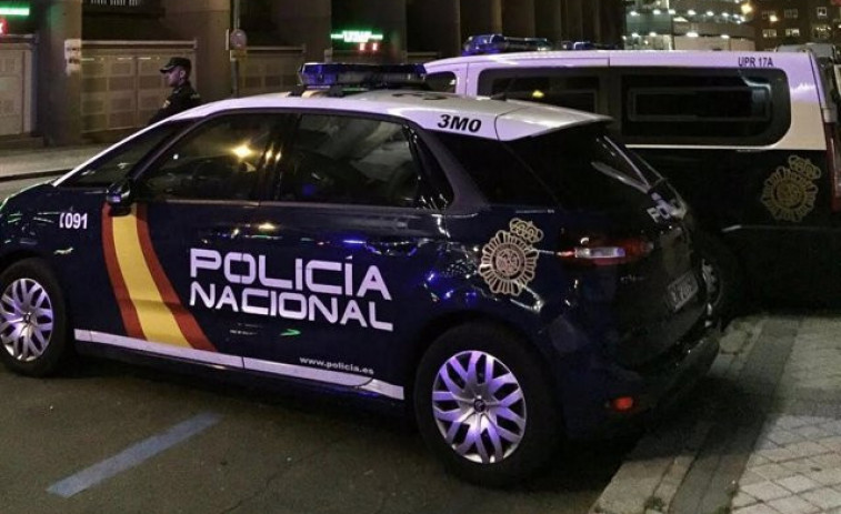 La Audiencia de Madrid ordena investigar a los policías que derribaron la puerta de un piso con una fiesta ilegal
