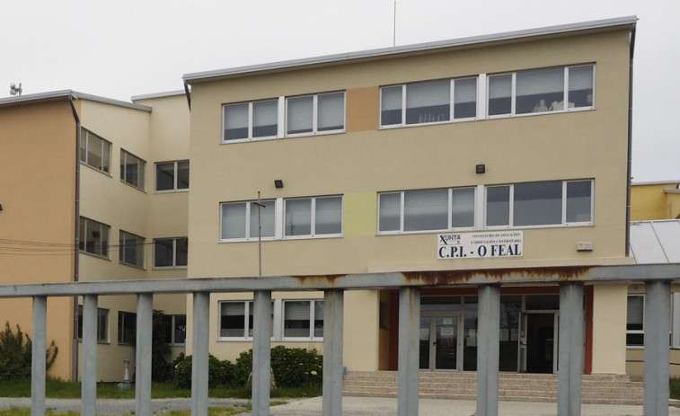 Narón demanda a Educación mejoras en los centros escolares