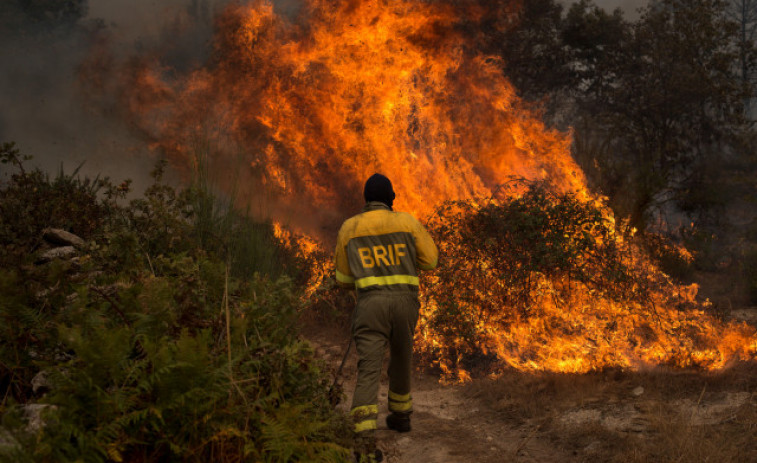 La Xunta aboga por imputar el coste de la extinción a los responsables de los incendios forestales