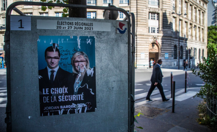 La derecha gana y Marine Le Pen se frena en las regionales francesas