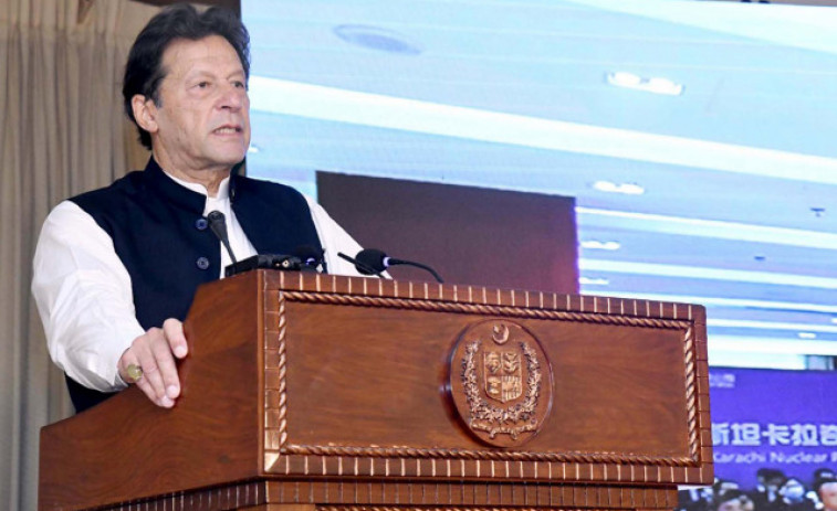 El primer ministro de Pakistán vincula las violaciones con la manera en la que visten las mujeres