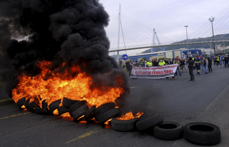 Los comités de Navantia piden al pleno de Ferrol su apoyo para la construcción del dique seco