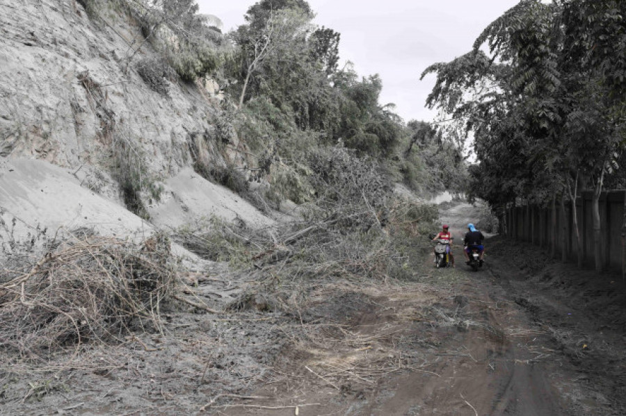 Miles de personas evacuadas por la erupción del volcán Taal, el segundo más activo de Filipinas