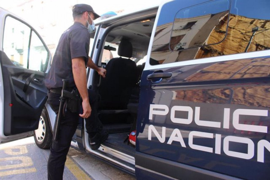 Detenido un menor tras apuñalar a un hombre que se negó a darle un cigarro en Valencia