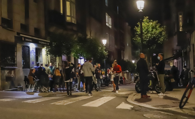 Los contagios entre jóvenes empujan a Galicia a adaptarse a otro escenario