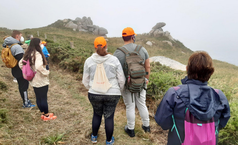 “Ruta de los Gigantes” para abrir el programa de senderismo de Equiocio