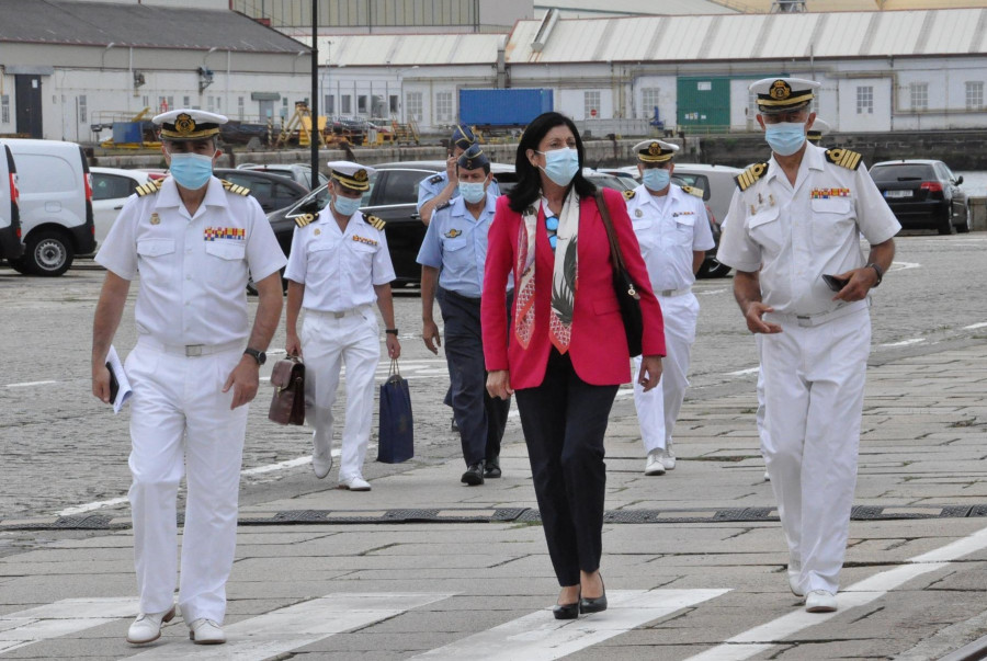 La secretaria de Estado de Defensa, Esperanza Casteleiro, visitó las instalaciones navales de Ferrol