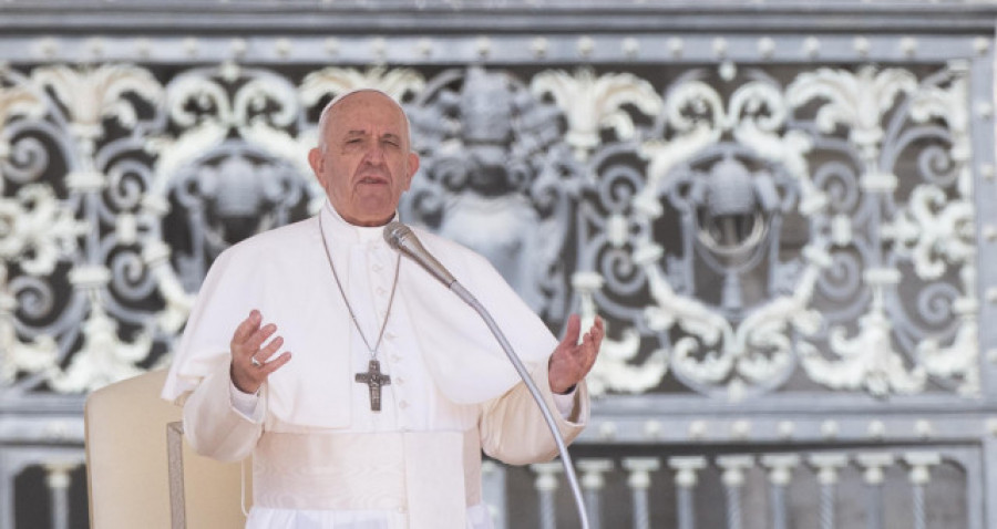 El Papa se recupera satisfactoriamente de su operación y ya ingiere alimentos sin necesidad de sonda