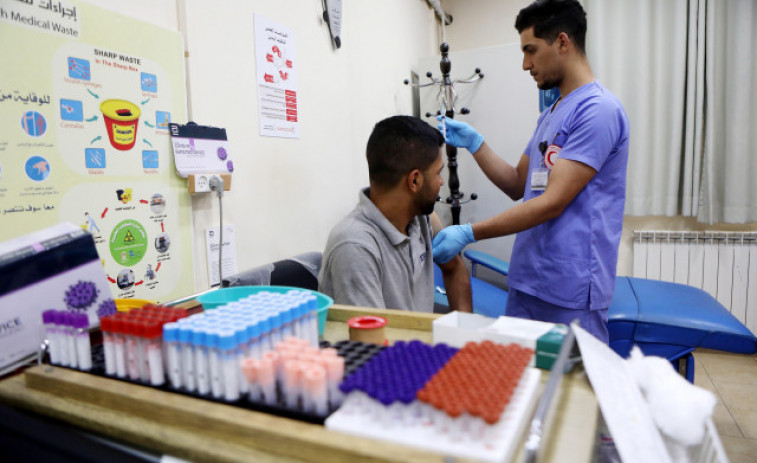 Estudian una posible caída de la efectividad de la vacuna con datos obtenidos en Israel