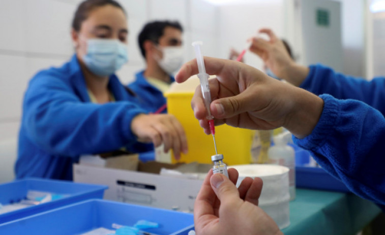Más del 60% de la población diana a vacunar contra la Covid en Galicia ya cuenta con pauta completa